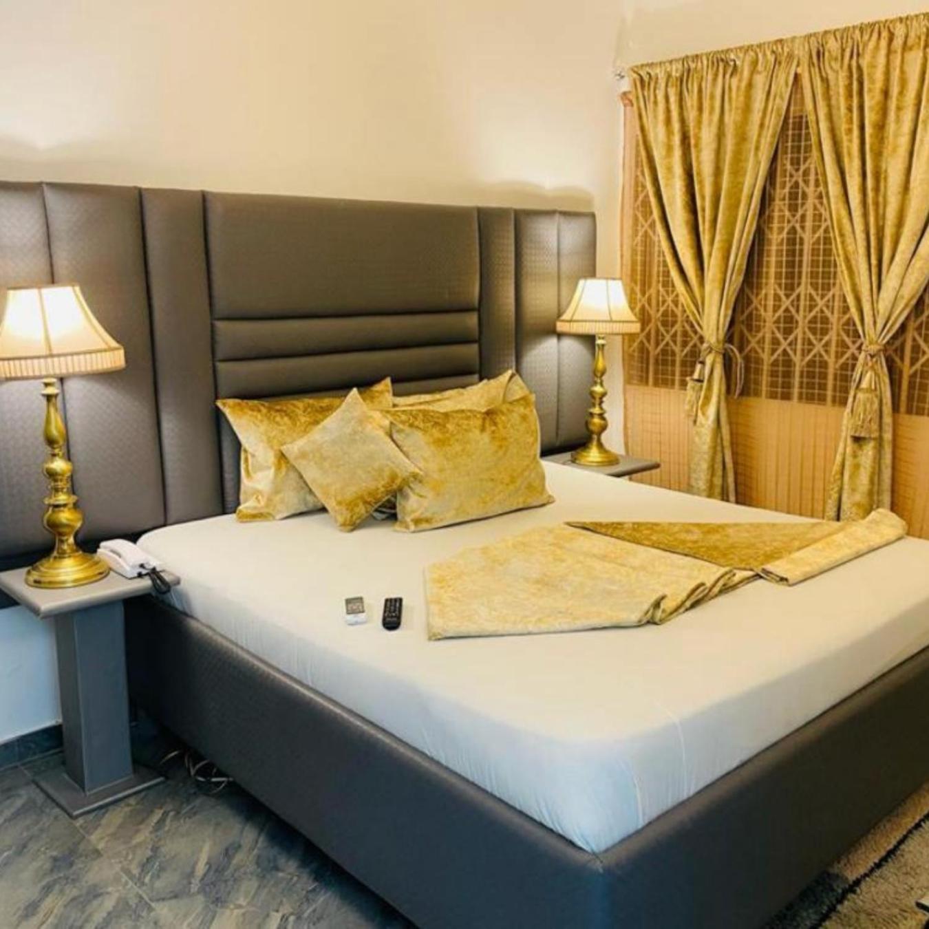 Perriman Hotel Kokrobite Экстерьер фото