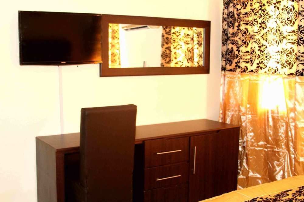 Perriman Hotel Kokrobite Экстерьер фото